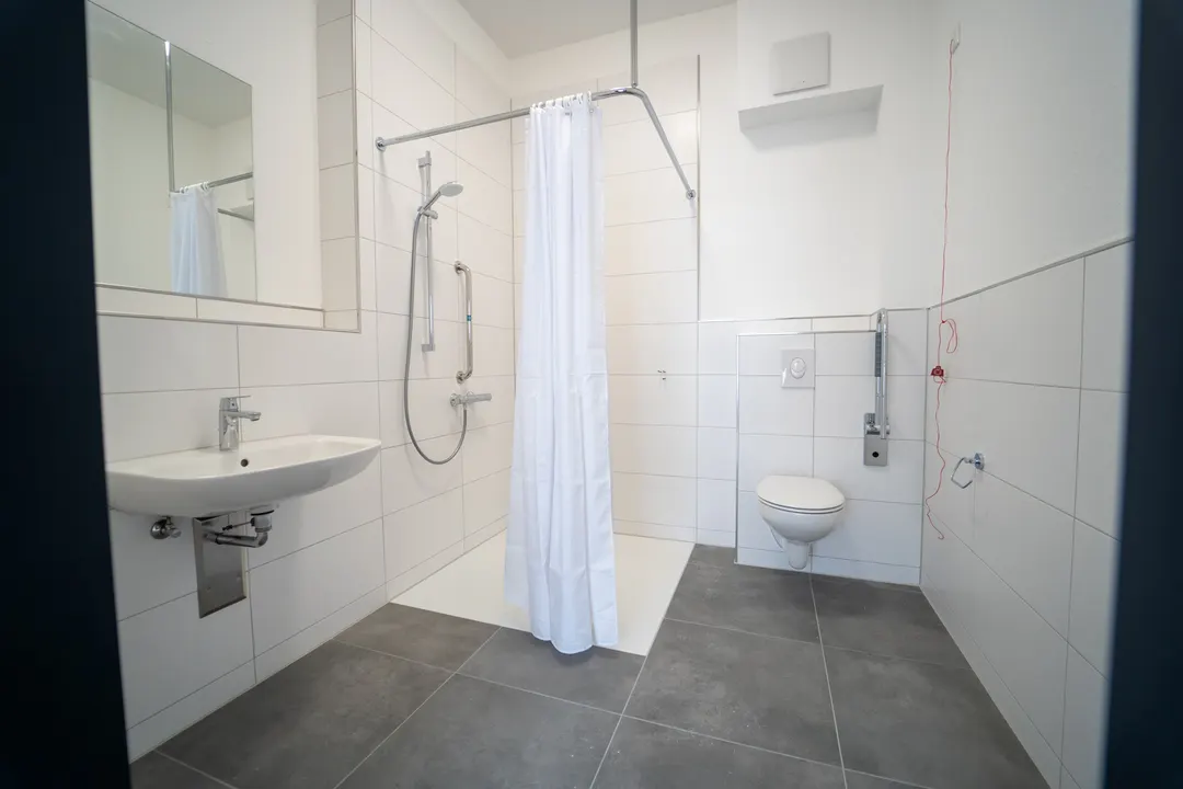 Privates barrierefreies Badezimmer eines Bewohnerzimmers in den Springbachhöfen