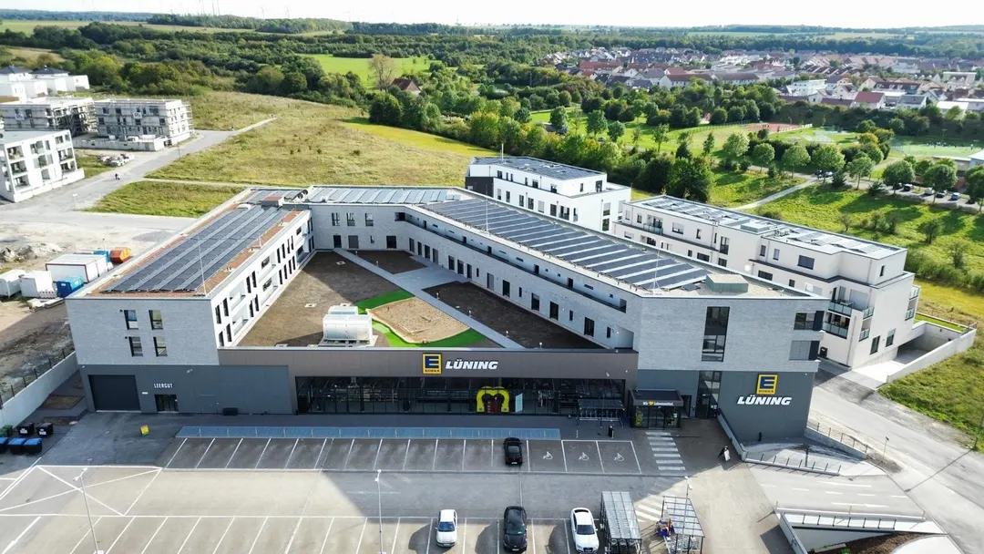 Luftaufnahme des Gebäudes der Senioren-WG Springbachhöfe in Paderborn